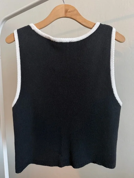 A&F Mara Button Up Sweater Vest - Picture 4 of 4